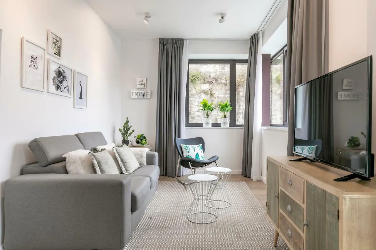 Riverside By Forever Rentals location